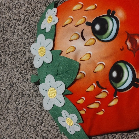 Girls Shopkins Hat - Picture 2 of 4